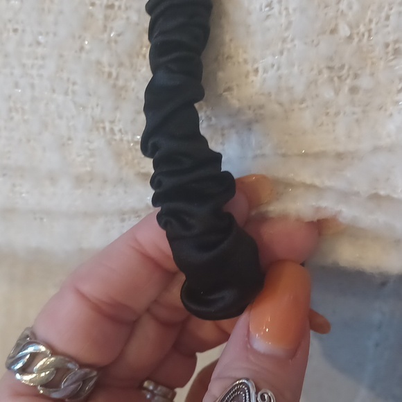 Steve Madden "Cat Nap" Oversized Blanket Scarf - Picture 6 of 8